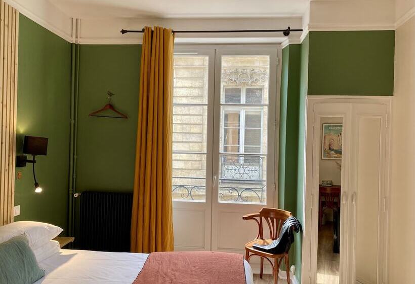 Отель Hôtel Madame