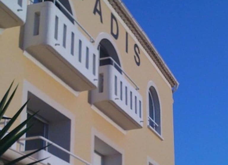 בית מלון כפרי Hôtel Paradis