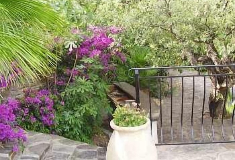 בית מלון כפרי Hôtel Paradis