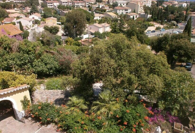 בית מלון כפרי Hôtel Paradis