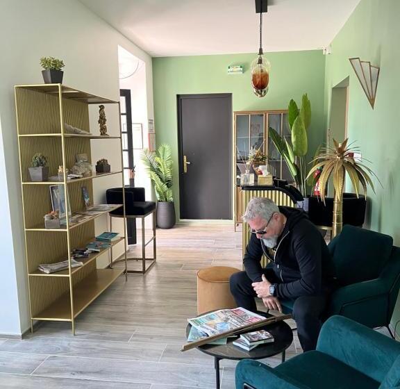 בית מלון כפרי Hôtel Paradis