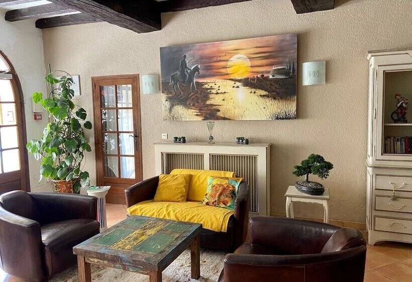 فندق Porte De Camargue