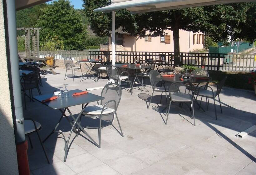 בית מלון כפרי Hôtel Restaurant Le Calice Du Gevaudan   A75