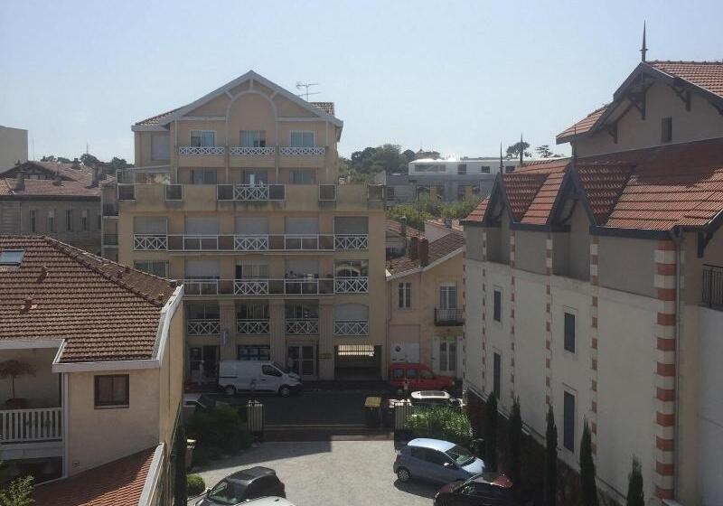 هتل Hôtel Villa Lamartine