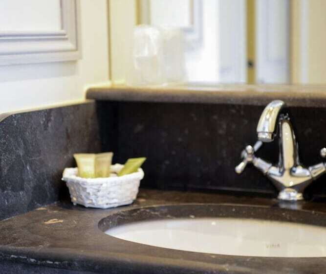 هتل Hôtel Villa Lamartine