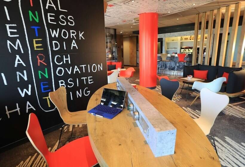 בית מלון כפרי Ibis Aurillac