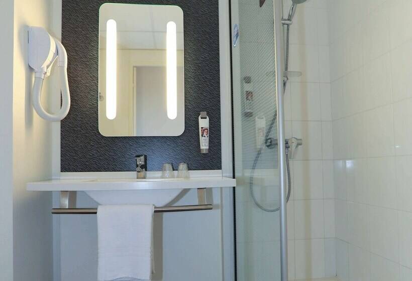 בית מלון כפרי Ibis Aurillac