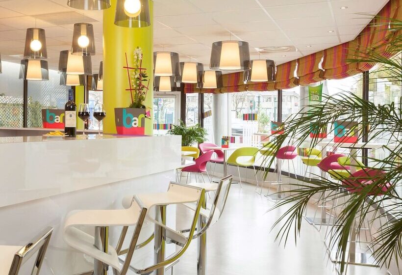 בית מלון כפרי Ibis Styles Bordeaux Saint Médard