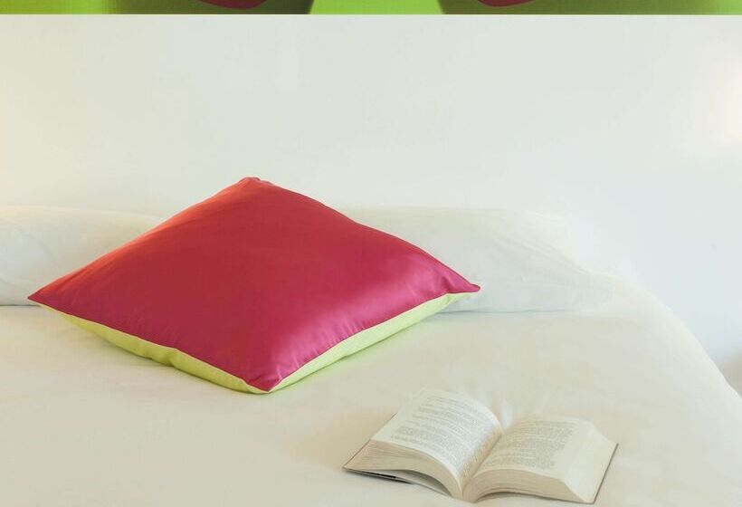 בית מלון כפרי Ibis Styles Bordeaux Saint Médard