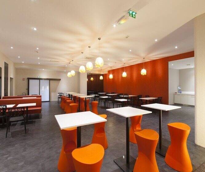 בית מלון כפרי Ibis Styles Poitiers Centre