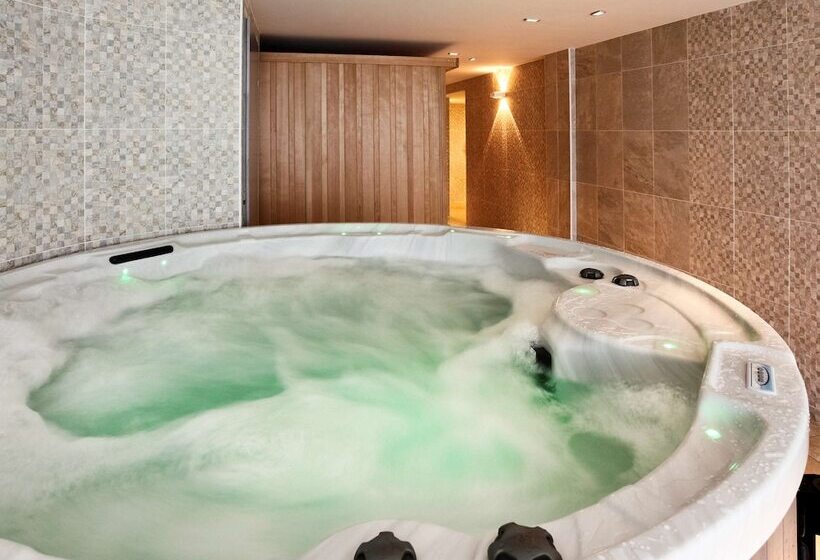 בית מלון כפרי Ibis Styles Quiberon Centre