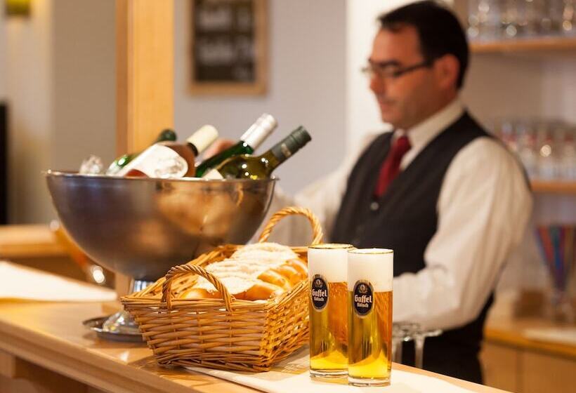 هتل Kardinal Schulte Haus