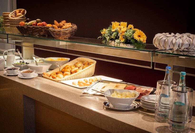 هتل Kardinal Schulte Haus