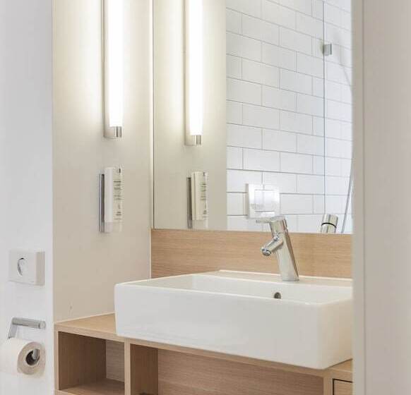 هتل Kardinal Schulte Haus