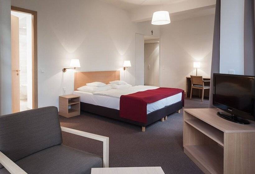 هتل Kardinal Schulte Haus