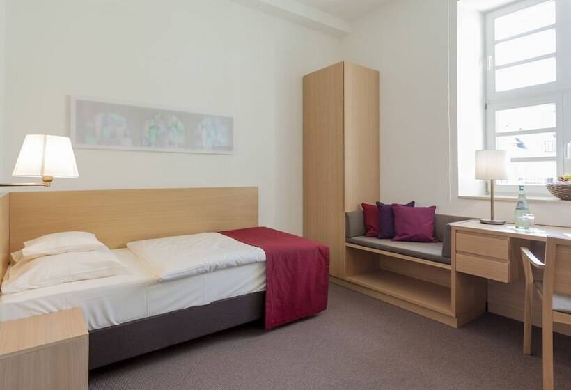 هتل Kardinal Schulte Haus