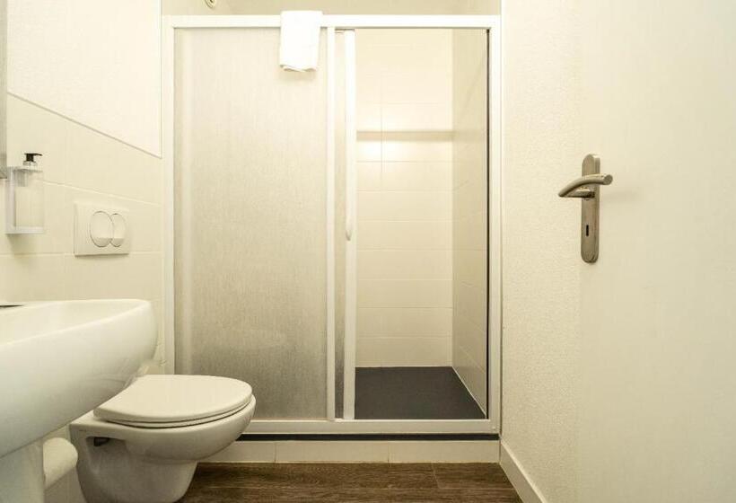 בית מלון כפרי Kyriad Direct Brignoles   Provence Verte