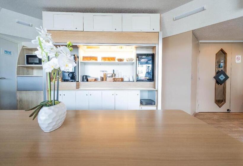 בית מלון כפרי Kyriad Direct Brignoles   Provence Verte