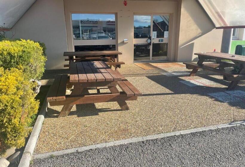 בית מלון כפרי Kyriad Direct Brignoles   Provence Verte