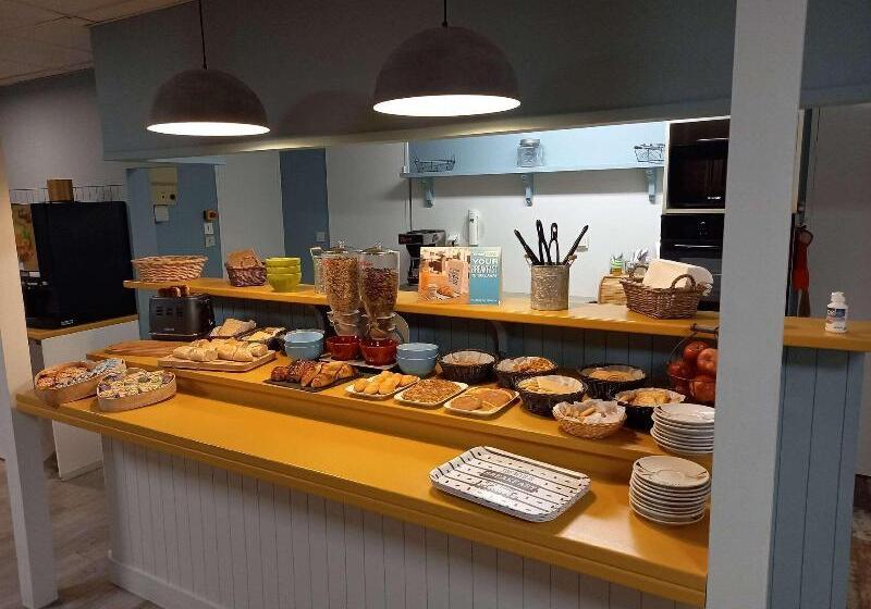 호텔 Kyriad Direct Saintes