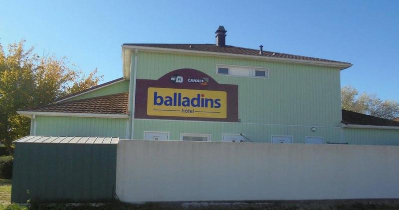 호텔 Kyriad Direct Saintes