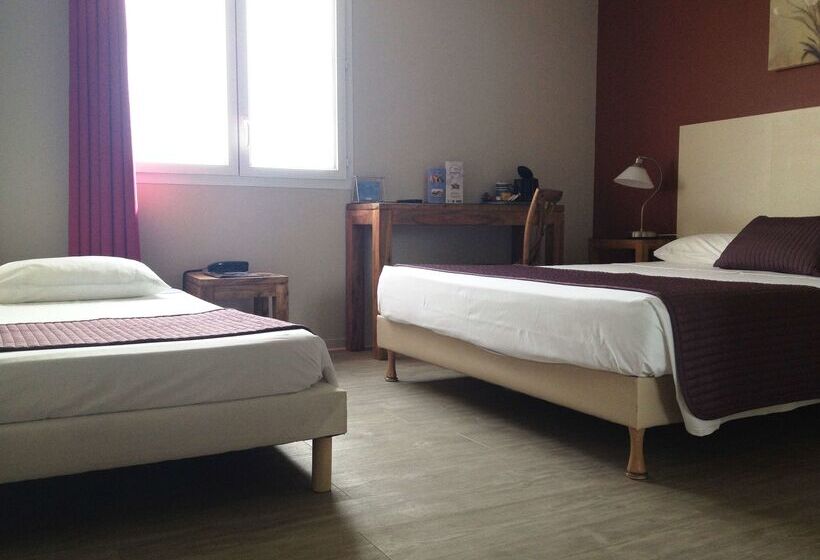 ホテル Kyriad Perpignan Sud