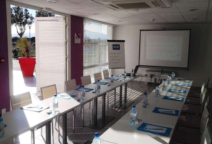 ホテル Kyriad Perpignan Sud