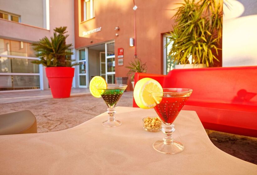 ホテル Kyriad Perpignan Sud