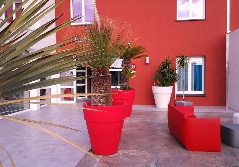 ホテル Kyriad Perpignan Sud