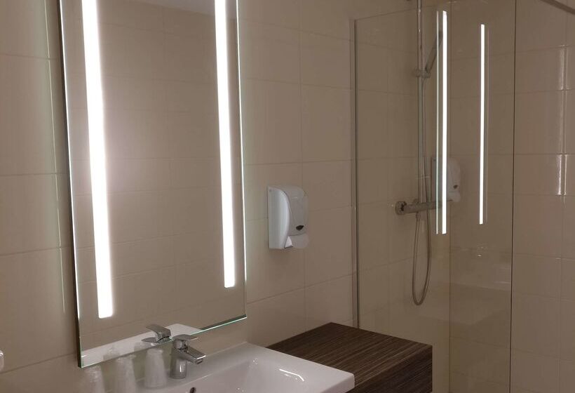 בית מלון כפרי Kyriad Poitiers Jules Verne Site Du Futuroscope