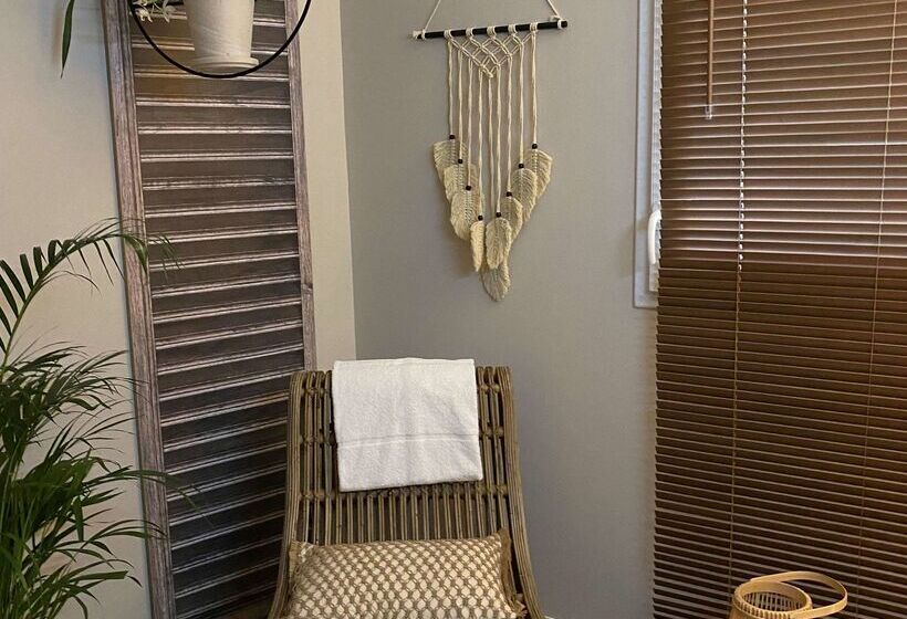 هتل Kyriad Prestige Vannes Centre  Palais Des Arts