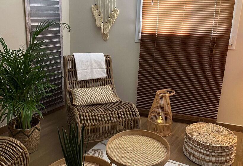 هتل Kyriad Prestige Vannes Centre  Palais Des Arts