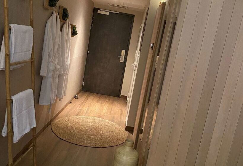 هتل Kyriad Prestige Vannes Centre  Palais Des Arts