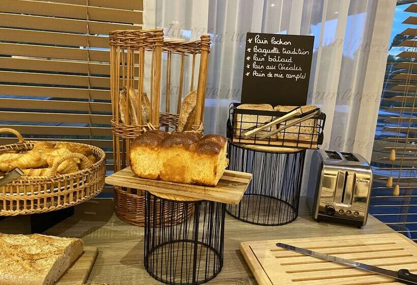 هتل Kyriad Prestige Vannes Centre  Palais Des Arts