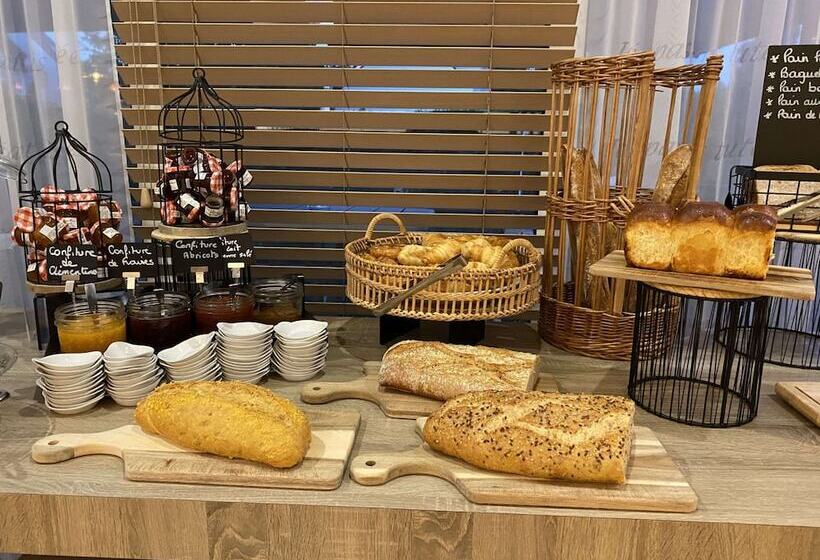 هتل Kyriad Prestige Vannes Centre  Palais Des Arts