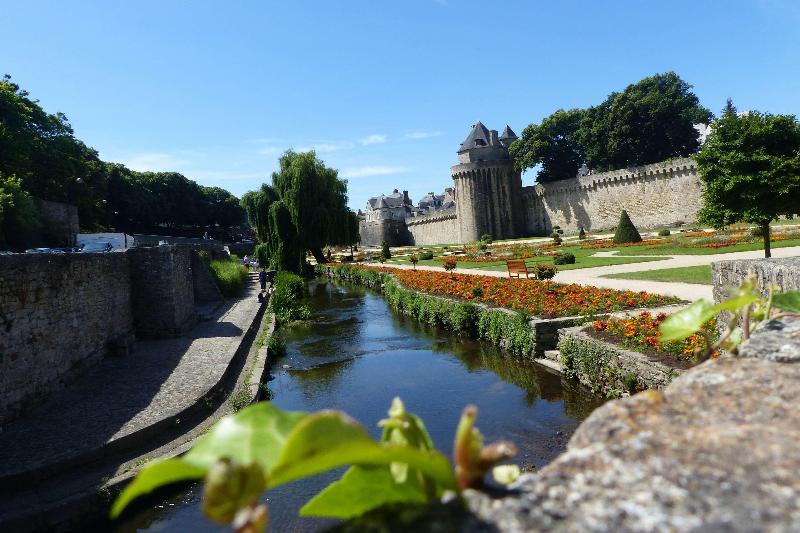 هتل Kyriad Prestige Vannes Centre  Palais Des Arts