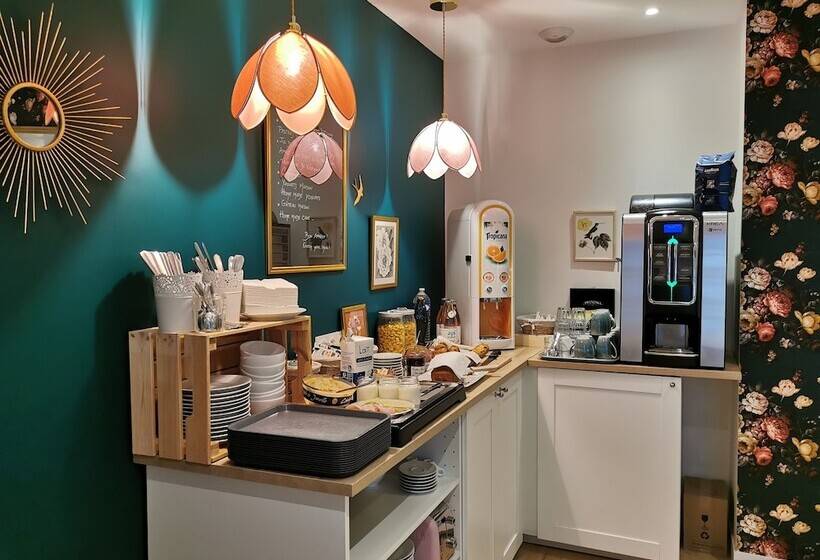 ホテル La Fontaine Caen Centre