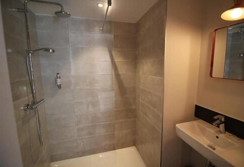 ホテル La Fontaine Caen Centre