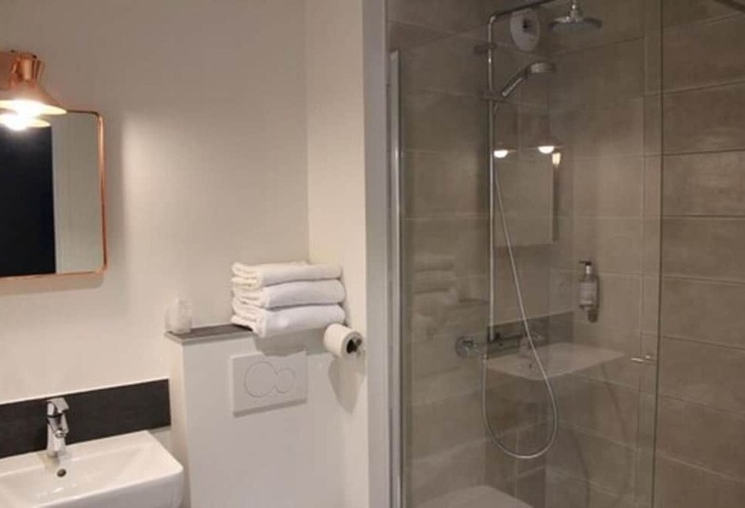 ホテル La Fontaine Caen Centre