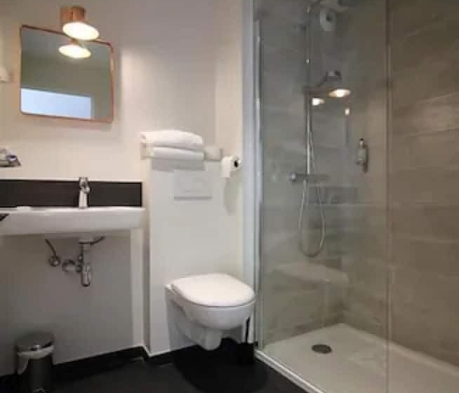 ホテル La Fontaine Caen Centre