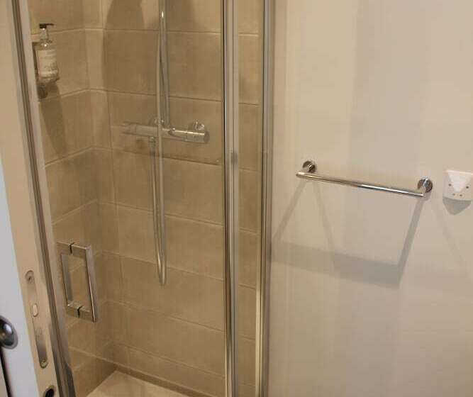 ホテル La Fontaine Caen Centre