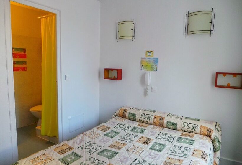 ホテル La Fontaine