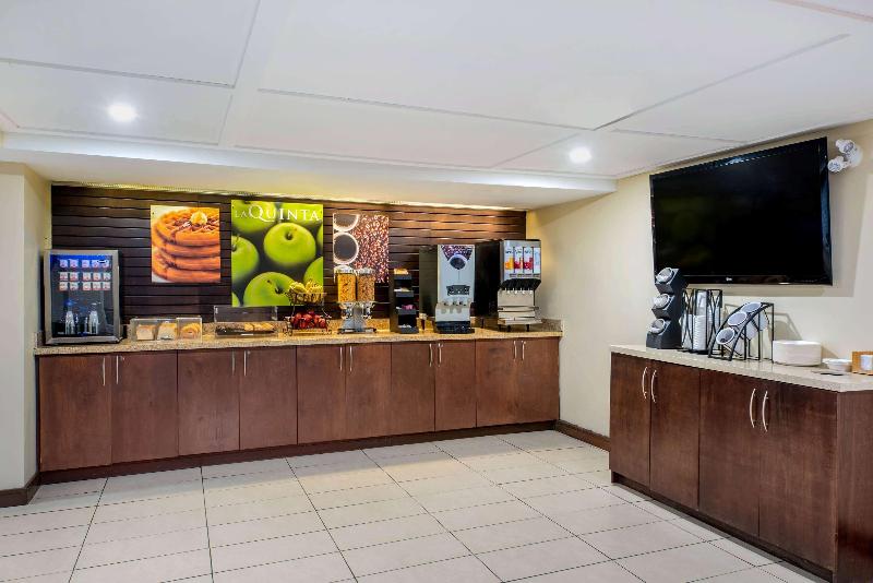 فندق La Quinta By Wyndham Oshawa