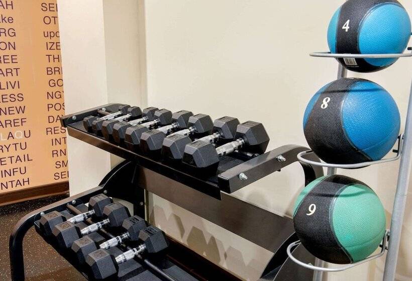 فندق La Quinta By Wyndham Oshawa