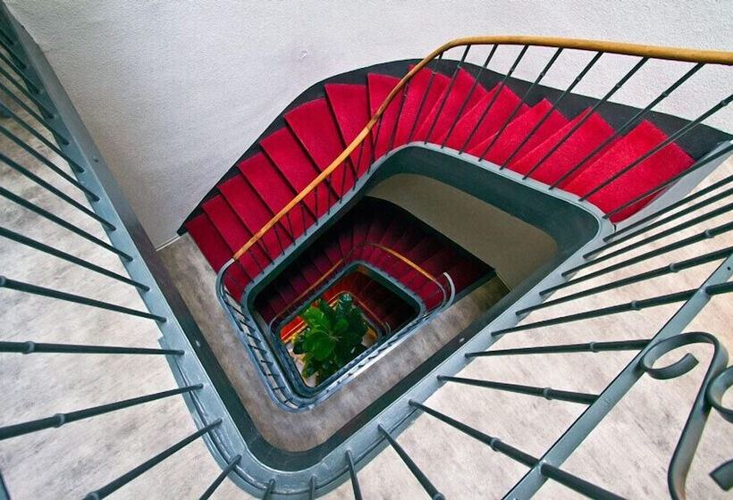 酒店 Le Cérétan Hôtel