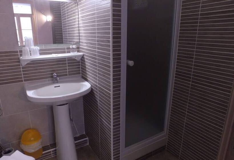 ホテル Le Cérétan Hôtel