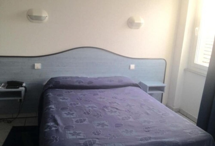 ホテル Le Strasbourg