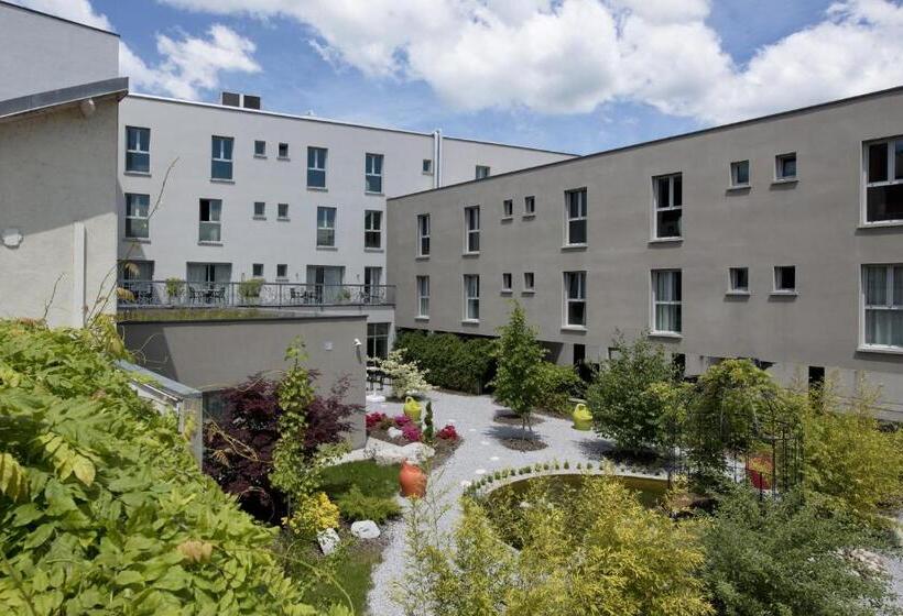 호텔 Logis Hôtel Victor Hugo & Spa