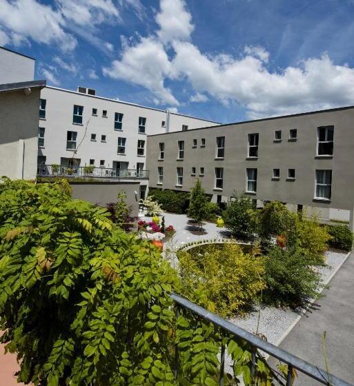 호텔 Logis Hôtel Victor Hugo & Spa