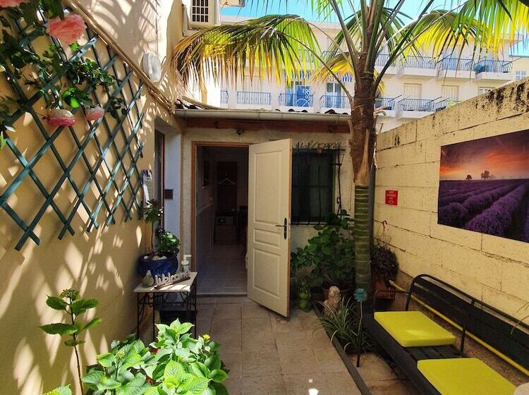 Отель Logis Hôtel Villa Victorine